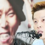 살 빠지니까 병색이 <b>완연</b>한 임윤택..ㅠㅠ