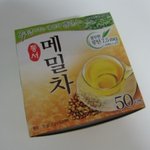 <b>메밀</b>차 마시고 있어요