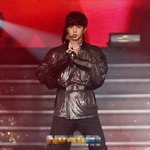 <b>천둥</b> 가슴에 문신??