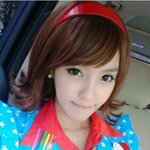 머리띠가 잘 어울리는 아이<b>돌들</b>