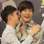 이 둘 사이 <b>예사</b>롭지 않은데?!!