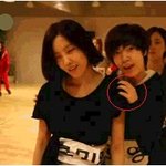 화영이 효민어깨에 손올리자 밀치는<b>은정</b>,손사래치는효민