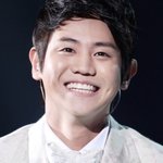 통통한 <b>볼살</b>이 귀여운 아이돌 멤버