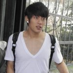 <b>무지</b> 흰색 반팔 티셔츠 패션의 남자 아이돌