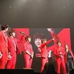 男 아이돌 훈훈한 수트차림☆☆