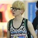 여자 보다 뽀얀 남자 <b>아이돌들</b>