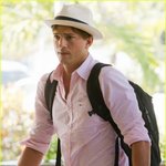 여론을 등지는 애쉬튼 커쳐와 밀라 쿠니스