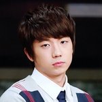 멍한 <b>표정</b>이 귀여운 아이돌들