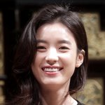 눈썹 때문인지 좀 나이들어 보이는 한효주