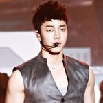 터질듯한 <b>팔뚝</b>의 남자 아이돌들