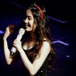 아이유도 <b>볼륨</b> 있는 몸매의 소유자였다고?