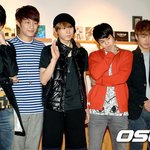 "동방신기 빅뱅 <b>2pm</b> 슈주 제치고엔딩서고파"