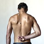 이어폰 녹스 ns200 <b>착용샷</b>... 모델간지나네.. ㅋ