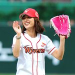 <b>펜싱</b> 미녀 김지연, 화사한 시구