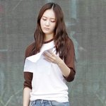 <b>나그</b>랑 티셔츠 패션의 연예인들