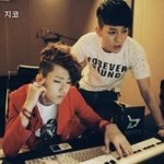 뮤지션 돋는 남자 아이돌 <b>작업실</b> 풍경