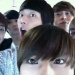 <b>다정다감</b> 돋는 아이돌 단체 셀카