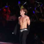 몸매 노출 너무 자주 하는 이특;;