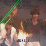 변백현 잔망떠는 움짤.<b>gif</b>