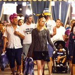 '스파이더맨 커플' 엠마 스톤&amp;<b>앤드류</b> 가필드 디즈니랜드 감ㅋㅋ