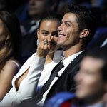 모두의 예상을 깨고 잘만 사귀고 있는 호날두-이리나<b>샤크</b>