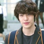 ★★★★★모델 김우빈 고등학교 <b>졸업</b>사진★★★★★