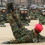 여학생들 군대<b>체험</b>하러갔다가....