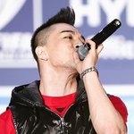 <b>특이</b>하게 마이크 잡은 아이돌들