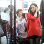 검은 스타킹 신은 박시연