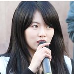 현아 렌즈 무슨색인가요?(급해요)