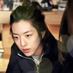 <b>묶음</b> 머리가 잘 어울리는 남자 아이돌