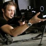 헐리웃 꽃중년으로 거듭난 <b>제레미</b> 레너