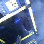 버스에서 두<b>좌석</b>혼자앉으시는 아주머니;;