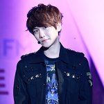 백현이 외모는 <b>주저</b>하는 일이 없음