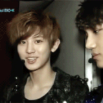 <b>박찬열</b> 땀 진짜;;어휴땀땀