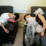 잠자는 jr.와 <b>조권</b>