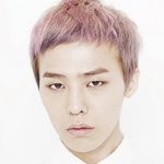 새초롬한 외모가 매력인 남자 아이돌