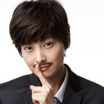 귀여운 <b>수염</b> 연출한 여자 연예인들