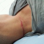 현장 출동한 경찰, 그러나 수사는 안해? 대낮 보건소안 살인미수인데...