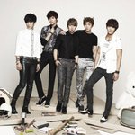 자작곡까지 가능한 <b>만능</b> 아이돌