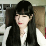 얼굴은 <b>이쁘장</b>한데