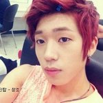 아직 애기티 나는 95년생 남자 아이돌.jpg