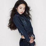모델 <b>긴장</b>하게 만드는 아이돌 화보