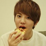 먹는 모습도 화보 돋는 남자 아이<b>돌들</b>