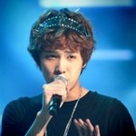 머리띠 패션의 남자 아이<b>돌들</b>
