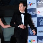 이제훈 <b>더듬이</b> 머리... ( ←이 모양 앞머리