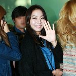 화장 진하게 하니까 <b>흑발</b>도 썩 잘 어울리는 유이