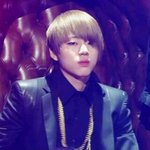 <b>지코</b> 옆에 남자좀 지워줘요..