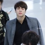 이 아이돌 왤케 잘생김.......