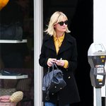 [키얼스틴 던스트] 다가오는 겨울 키키처럼 <b>무심</b>한듯 코디하기